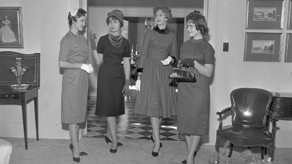 澳门新葡萄金年度时装秀的参与者，1960年12月7日